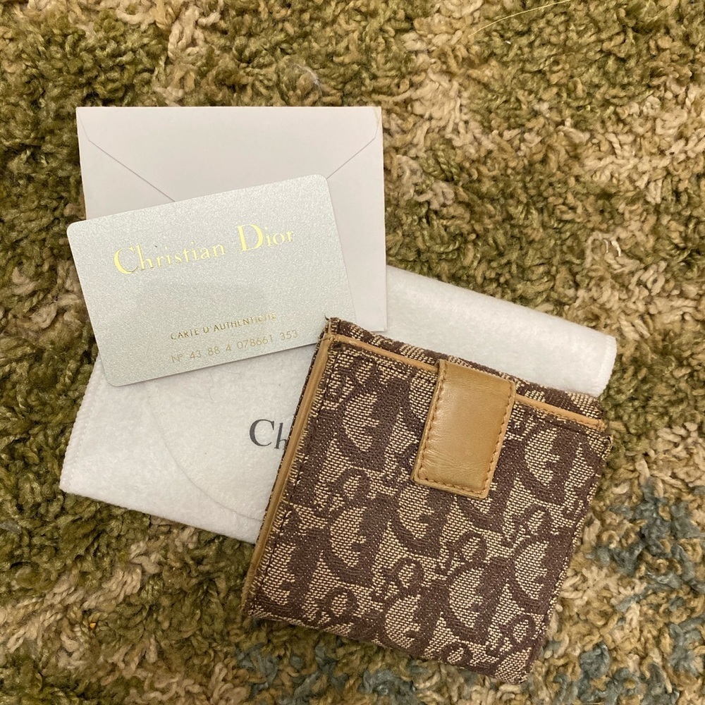 dior wallet